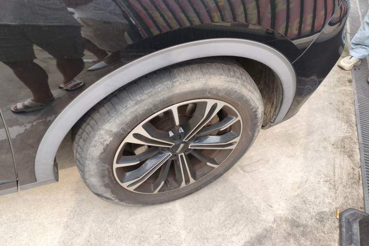 Used Wey VV6 2021 2.0T Two-Wheel Drive Smart Plus Right Front Wheel Hub