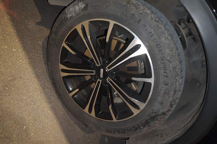 Used Wey VV6 2021 2.0T Two-Wheel Drive Smart Protection+ Right Front Wheel Hub