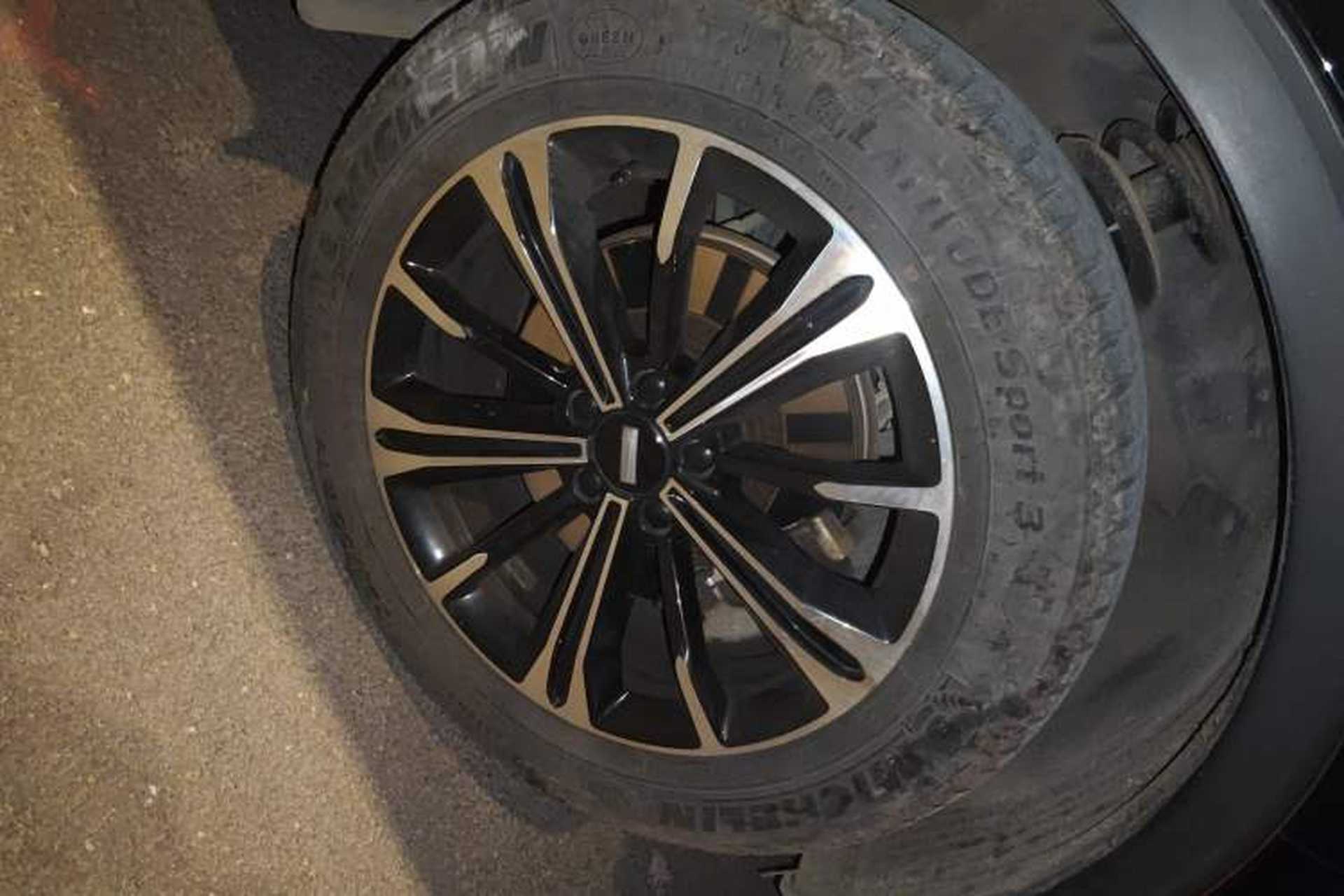 Used Wey VV6 2021 2.0T Two-Wheel Drive Smart Protection+ Right Front Wheel Hub