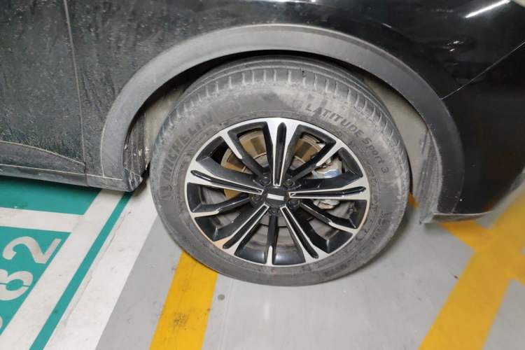 Used Wey VV6 2021 2.0T Two-Wheel Drive Smart Plus Right Front Wheel Hub