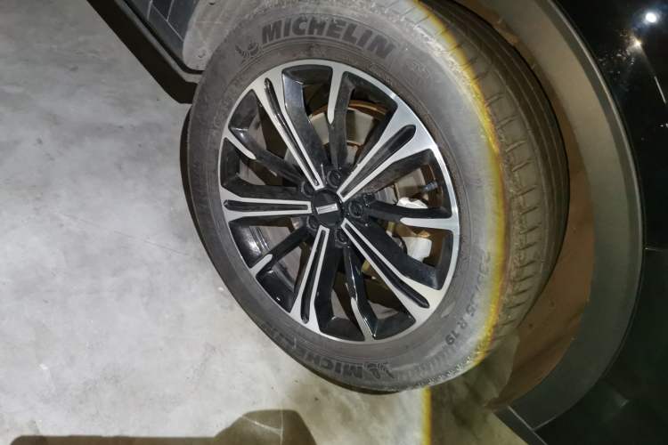 Used Wey VV6 2021 2.0T Two-Wheel Drive Smart Plus Right Front Wheel Hub