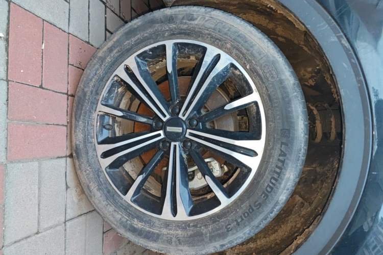Used Wey VV6 2021 2.0T Two-Wheel Drive Smart Plus Right Front Wheel Hub