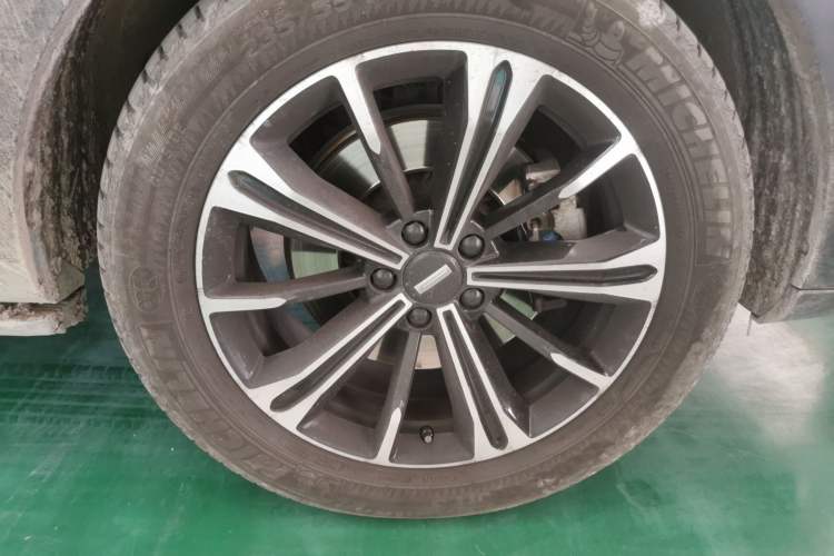 Used Wey VV6 2021 2.0T Two-Wheel Drive Smart Plus Right Front Wheel Hub
