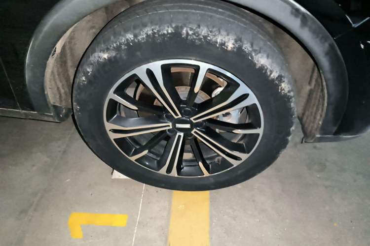Used Wey VV6 2021 2.0T Two-Wheel Drive Smart Plus Right Front Wheel Hub