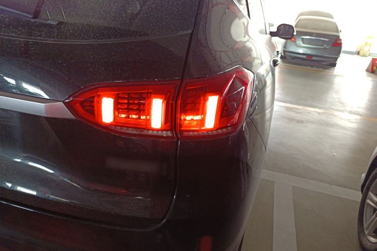 Used Wey VV6 2021 2.0T Two-Wheel Drive Smart Plus Right Rear Taillight
