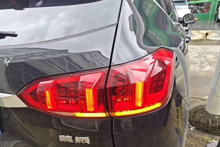 Used Wey VV6 2021 2.0T Two-Wheel Drive Smart Plus Right Rear Taillight