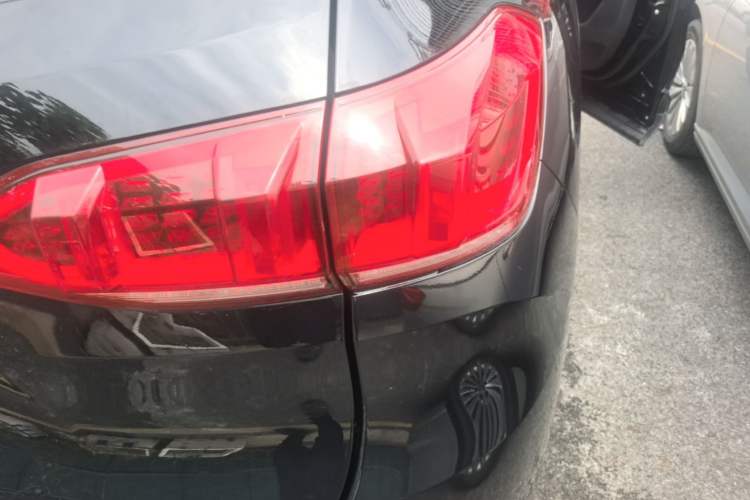 Used Wey VV6 2021 2.0T Two-Wheel Drive Smart Plus Right Rear Taillight