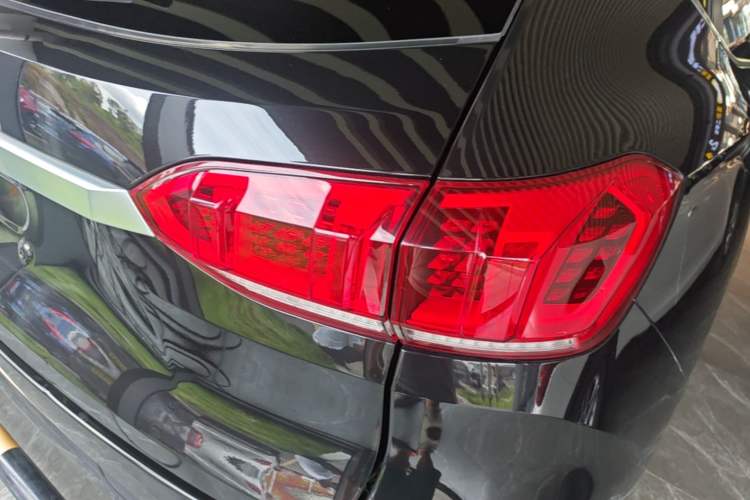 Used Wey VV6 2021 2.0T Two-Wheel Drive Smart Protection+ Right Rear Taillight