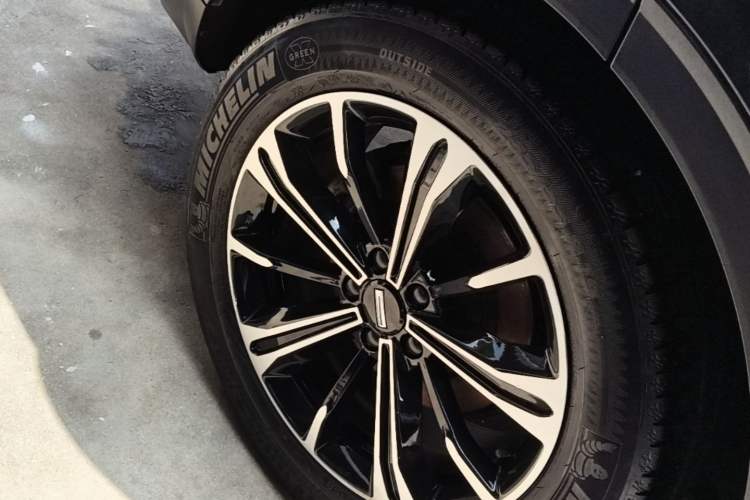 Used Wey VV6 2021 2.0T Two-Wheel Drive Smart Plus Right Rear Wheel Hub