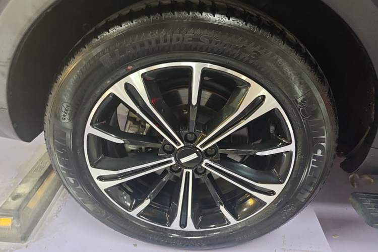 Used Wey VV6 2021 2.0T Two-Wheel Drive Smart Plus Right Rear Wheel Hub