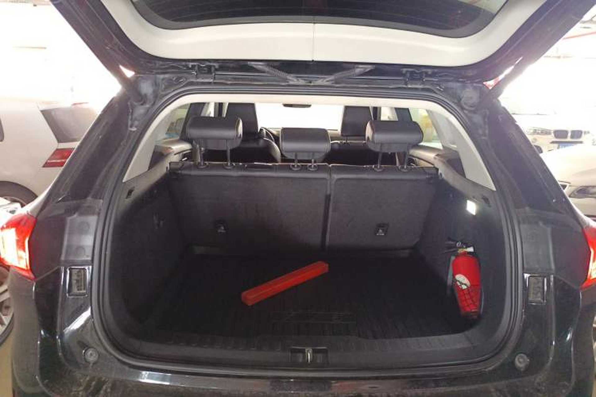 Used Wey VV6 2021 2.0T Two-Wheel Drive Smart Plus Trunk