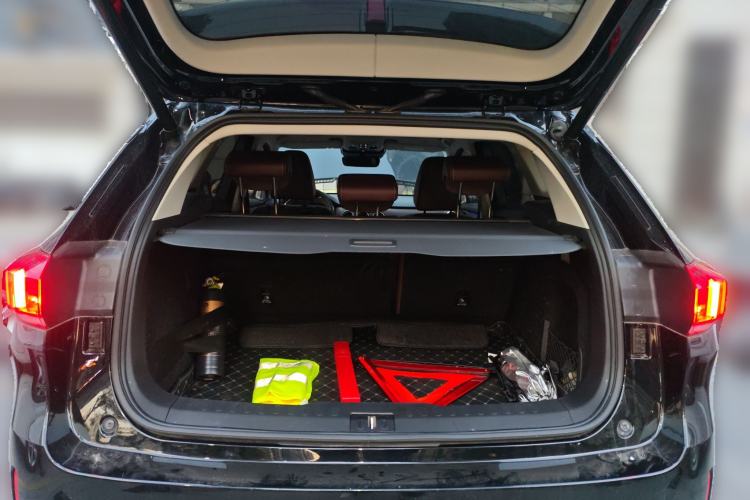 Used Wey VV6 2021 2.0T Two-Wheel Drive Smart Plus Trunk