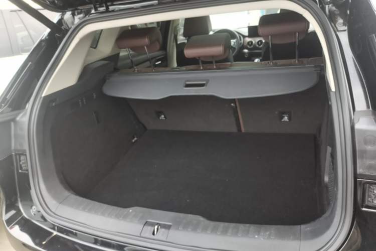 Used Wey VV6 2021 2.0T Two-Wheel Drive Smart Plus Trunk