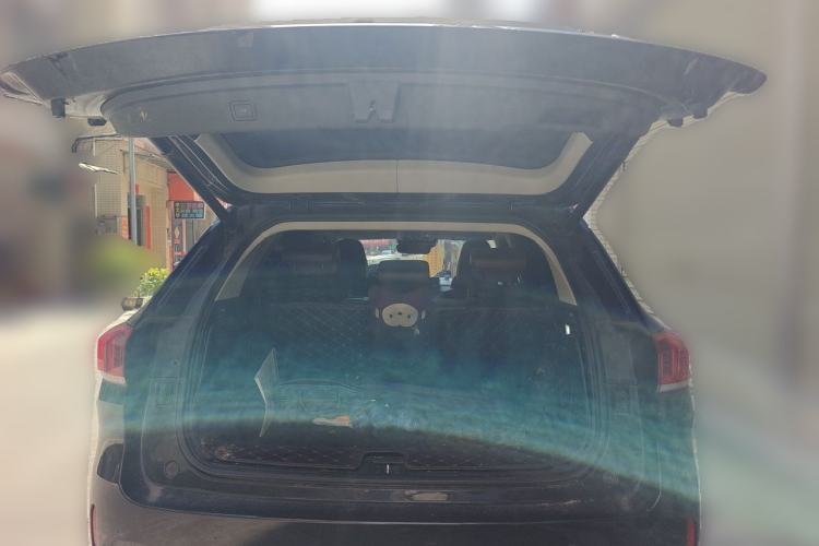 Used Wey VV6 2021 2.0T Two-Wheel Drive Smart Plus Trunk