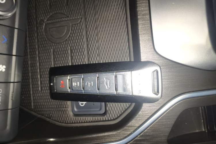 Used Wey VV6 2021 2.0T Two-Wheel Drive Smart Protection+ Vehicle Key