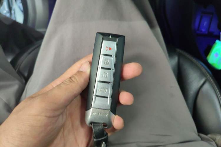 Used Wey VV6 2021 2.0T Two-Wheel Drive Smart Plus Vehicle Key