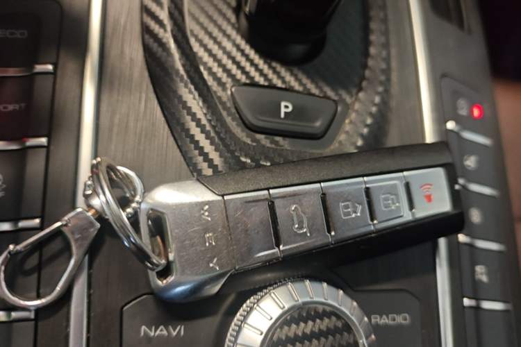 Used Wey VV6 2021 2.0T Two-Wheel Drive Smart Protection+ Vehicle Key