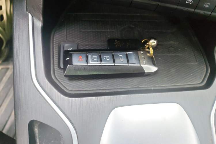 Used Wey VV6 2021 2.0T Two-Wheel Drive Smart Plus Vehicle Key