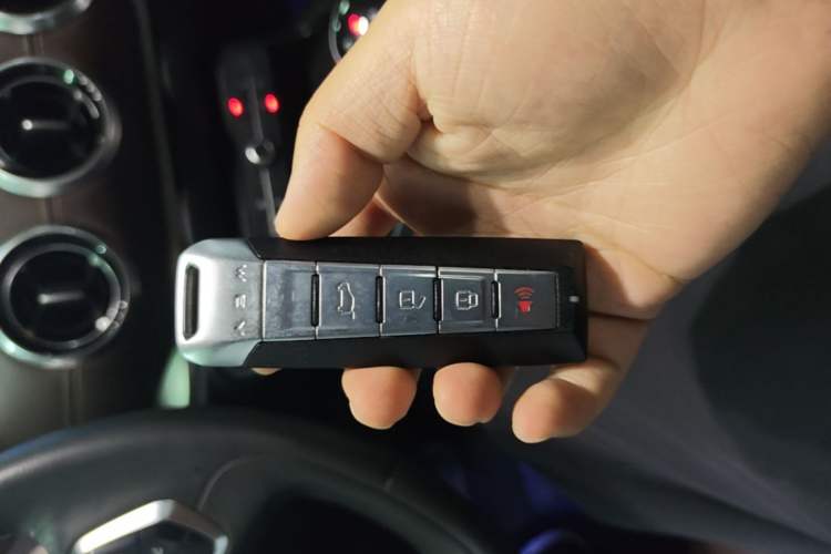 Used Wey VV6 2021 2.0T Two-Wheel Drive Smart Protection+ Vehicle Key