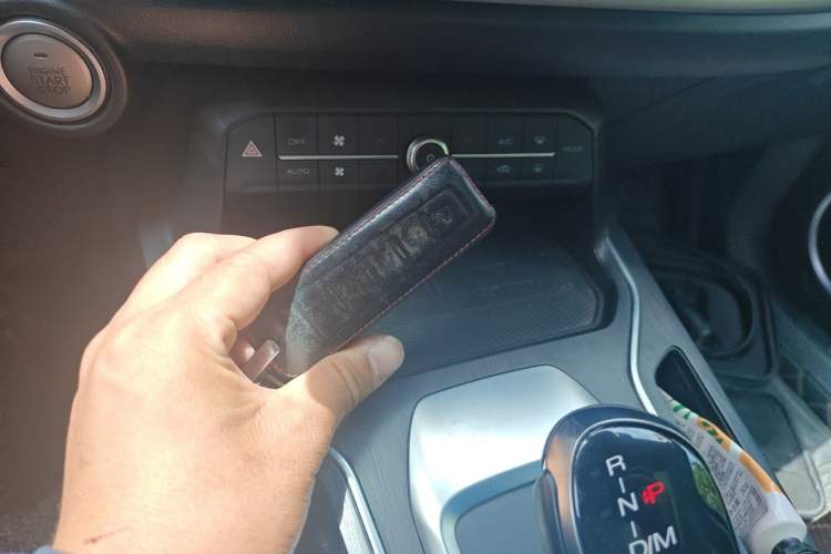 Used Wey VV6 2021 2.0T Two-Wheel Drive Smart Plus Vehicle Key