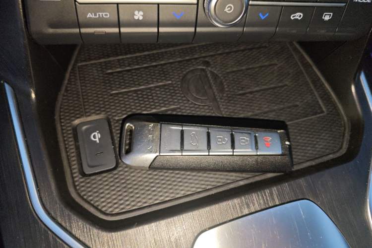 Used Wey VV6 2021 2.0T Two-Wheel Drive Smart Plus Vehicle Key