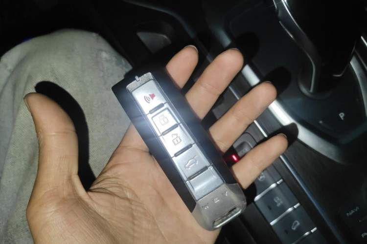 Used Wey VV6 2021 2.0T All-Wheel Drive Zhiyu+ Vehicle Key
