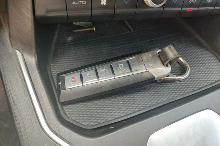 Used Wey VV6 2021 2.0T Two-Wheel Drive Smart Protection+ Vehicle Key