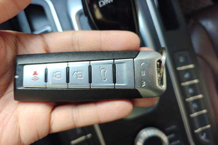 Used Wey VV6 2021 2.0T Two-Wheel Drive Smart Plus Vehicle Key