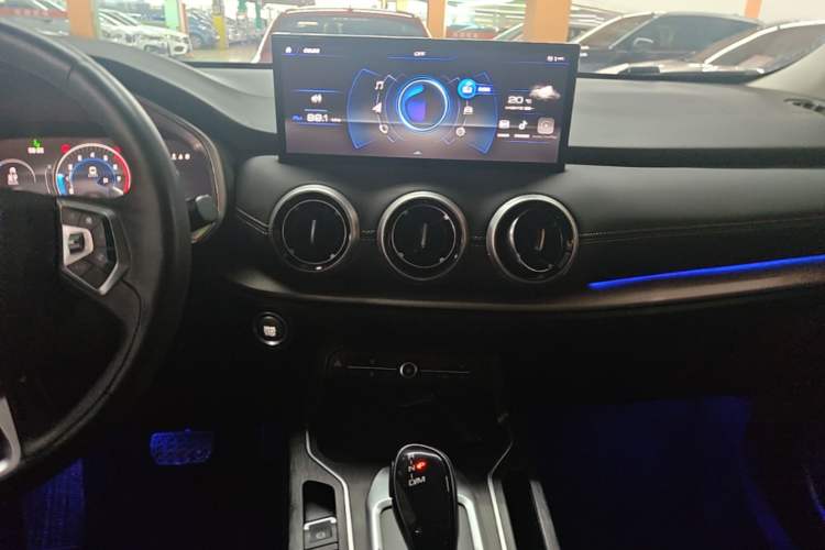 Used Wey VV6 2021 2.0T Two-Wheel Drive Smart Protection+ Audio And AC Panel