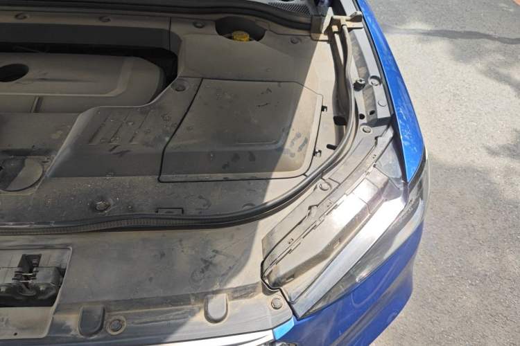 Used Wey VV6 2021 2.0T Two-Wheel Drive Smart Plus Engine Bay Left