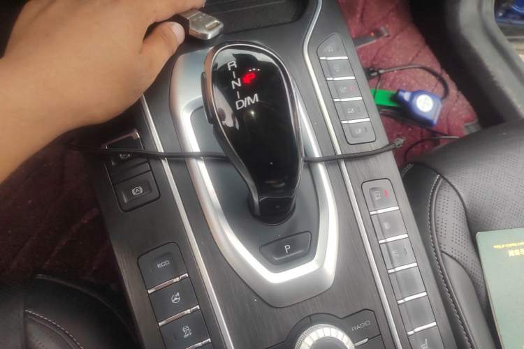 Used Wey VV6 2021 2.0T All-Wheel Drive Zhiyu+ Gear Lever