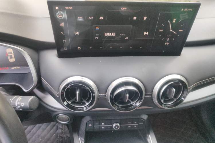 Used Wey VV6 2021 2.0T Two-Wheel Drive Smart Protection+ Audio And AC Panel