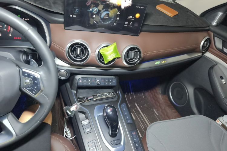 Used Wey VV6 2021 2.0T All-Wheel Drive Zhiyu+ Audio And AC Panel