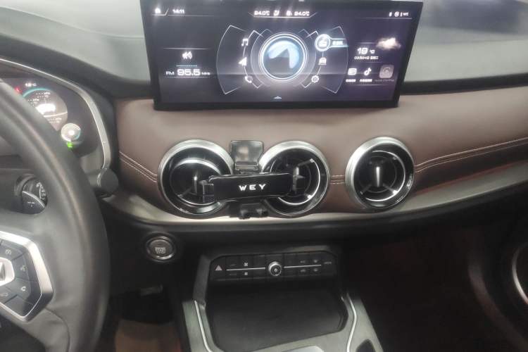 Used Wey VV6 2021 2.0T Two-Wheel Drive Smart Protection+ Audio And AC Panel