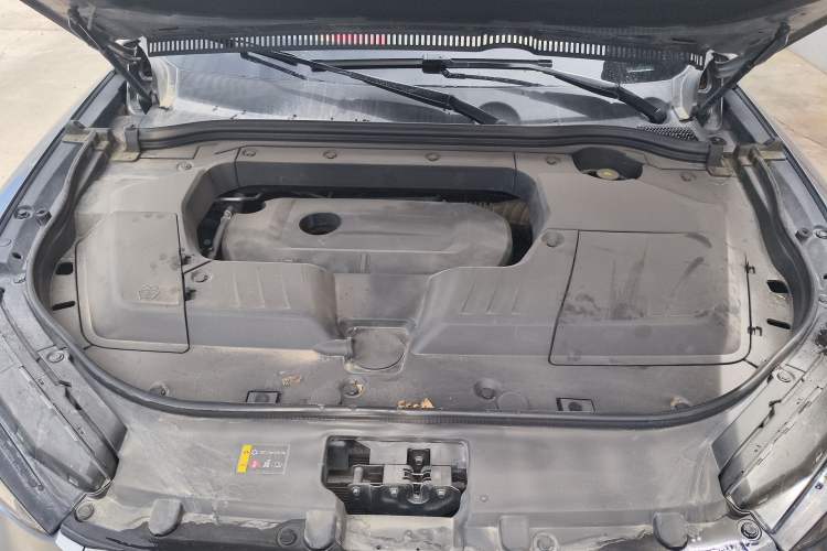 Used Wey VV6 2021 2.0T Two-Wheel Drive Smart Plus Engine Bay