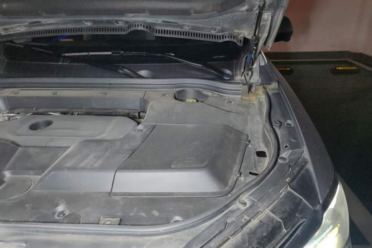 Used Wey VV6 2021 2.0T All-Wheel Drive Zhiyu+ Engine Bay Left