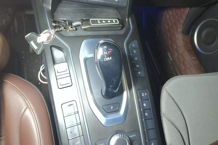 Used Wey VV6 2021 2.0T All-Wheel Drive Zhiyu+ Gear Lever