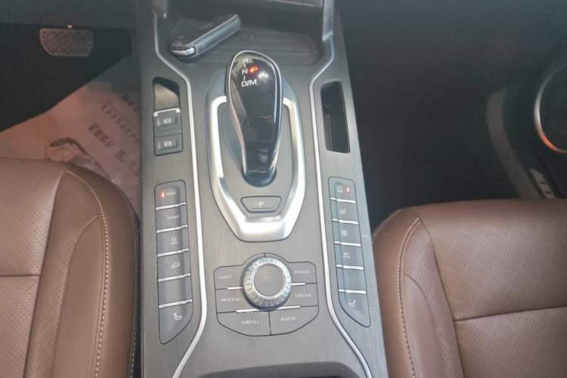 Used Wey VV6 2021 2.0T Two-Wheel Drive Smart Plus Gear Lever