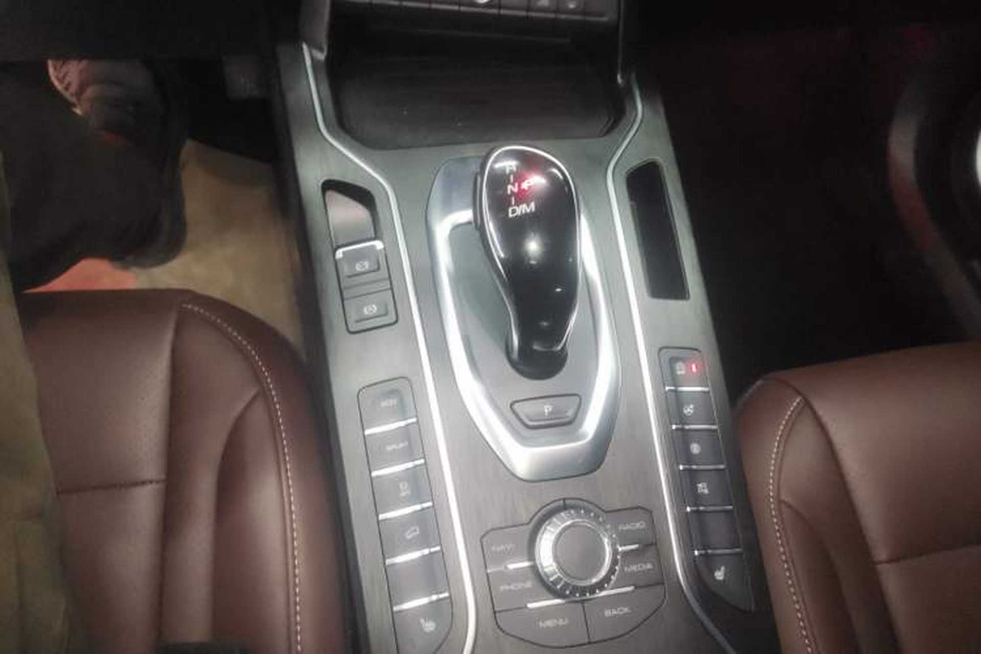 Used Wey VV6 2021 2.0T Two-Wheel Drive Smart Protection+ Gear Lever