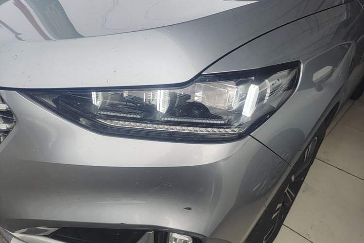 Used Wey VV6 2021 2.0T Two-Wheel Drive Smart Plus Left Front Headlight