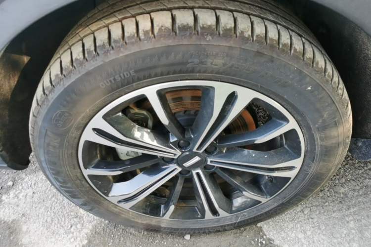 Used Wey VV6 2021 2.0T Two-Wheel Drive Smart Plus Left Front Wheel Hub