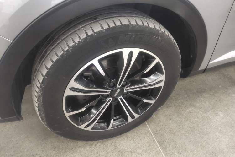 Used Wey VV6 2021 2.0T Two-Wheel Drive Smart Protection+ Left Front Wheel Hub