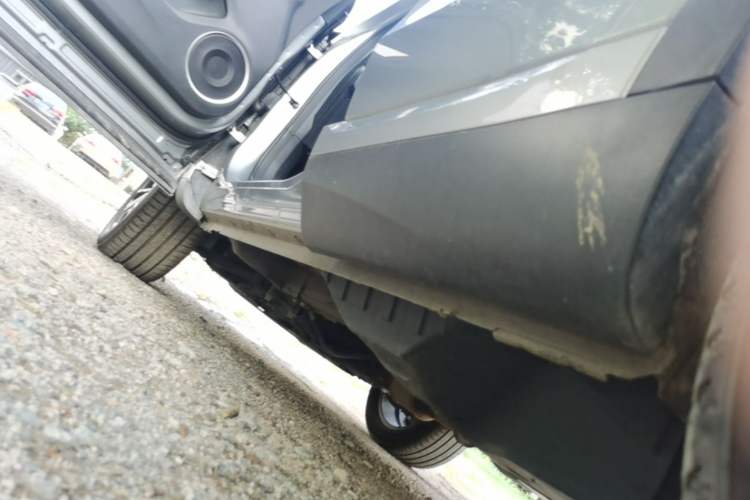 Used Wey VV6 2021 2.0T Two-Wheel Drive Smart Plus Left Side Sill