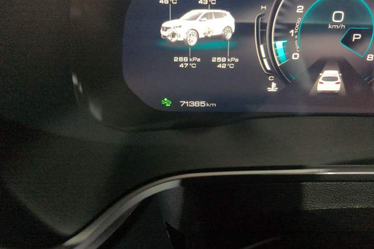 Used Wey VV6 2021 2.0T All-Wheel Drive Zhiyu+ Odometer Close Up