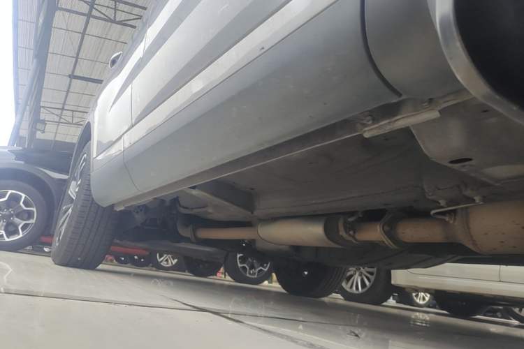 Used Wey VV6 2021 2.0T Two-Wheel Drive Smart Plus Right Side Sill