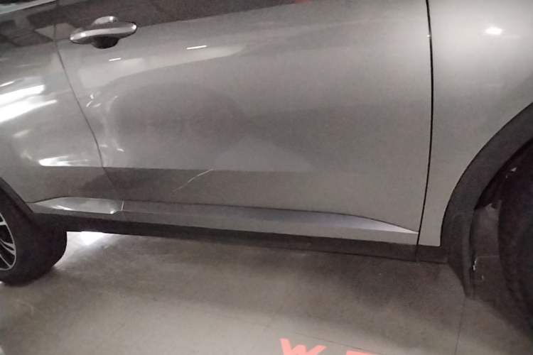 Used Wey VV6 2021 2.0T Two-Wheel Drive Smart Plus Right Side Sill