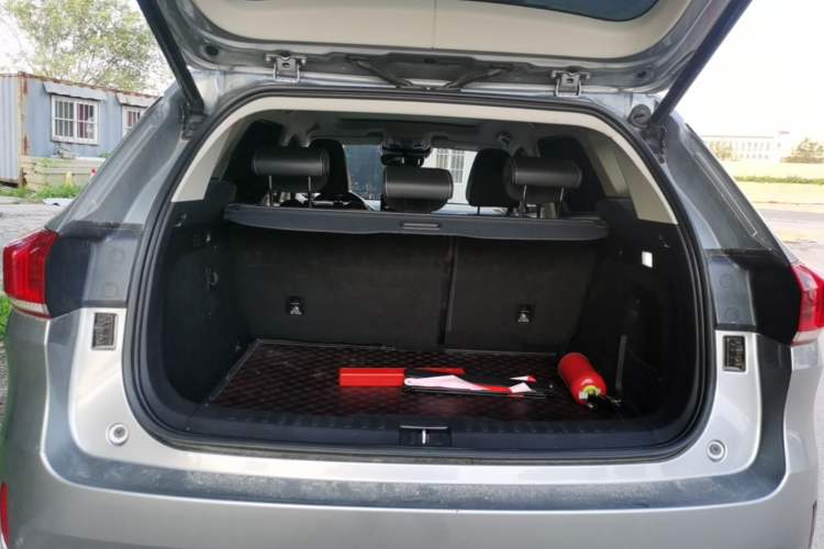 Used Wey VV6 2021 2.0T Two-Wheel Drive Smart Plus Trunk