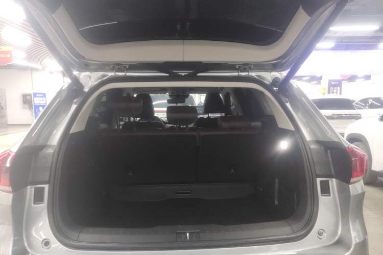 Used Wey VV6 2021 2.0T Two-Wheel Drive Smart Protection+ Trunk