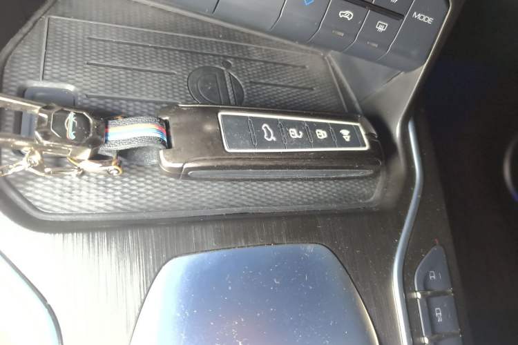 Used Wey VV6 2021 2.0T All-Wheel Drive Zhiyu+ Vehicle Key