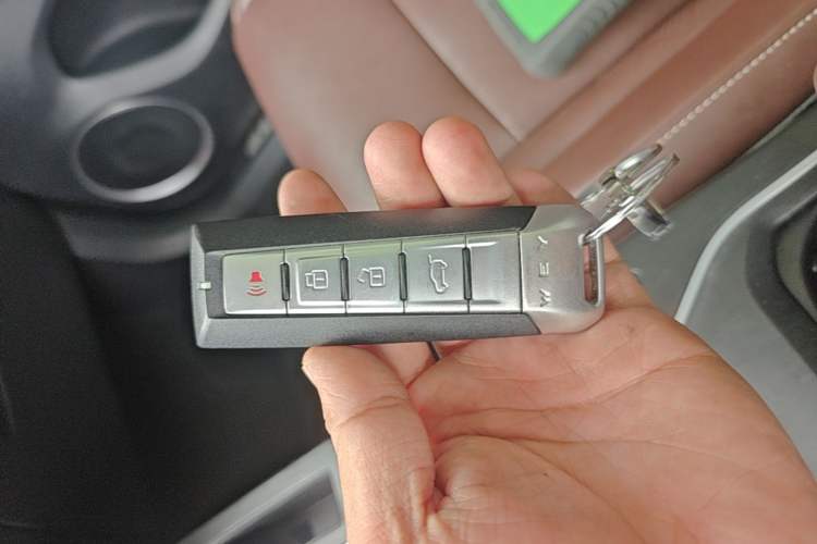 Used Wey VV6 2021 2.0T Two-Wheel Drive Smart Protection+ Vehicle Key